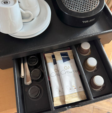 Pelster’s Oat Creamer – Die smarte Alternative für Kaffee & Tee, praktisch, nachhaltig und vollmundig – der Hafer-Kaffeeweißer für unterwegs und Profis