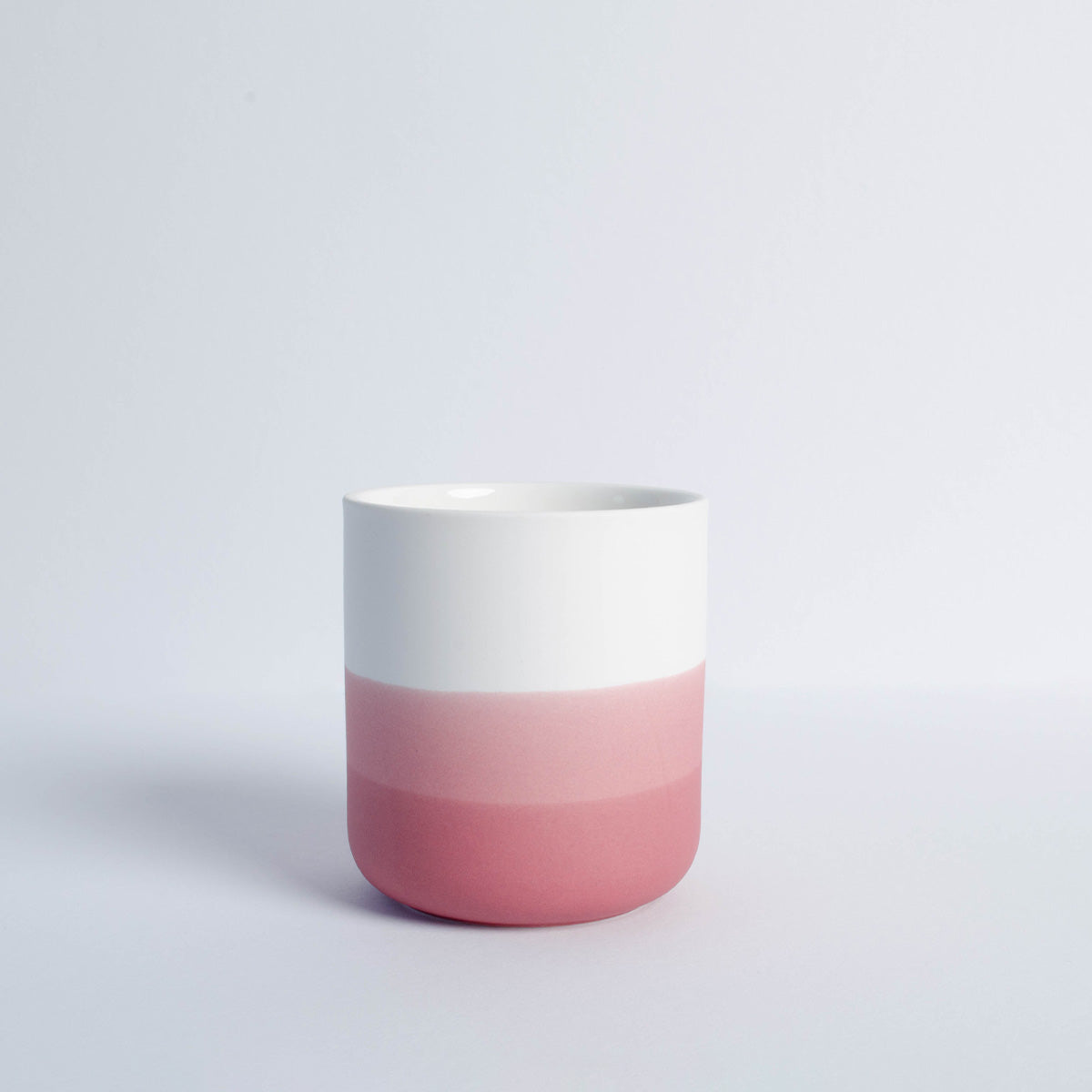 Pelster's Porzellan Becher in stilvollen pink.