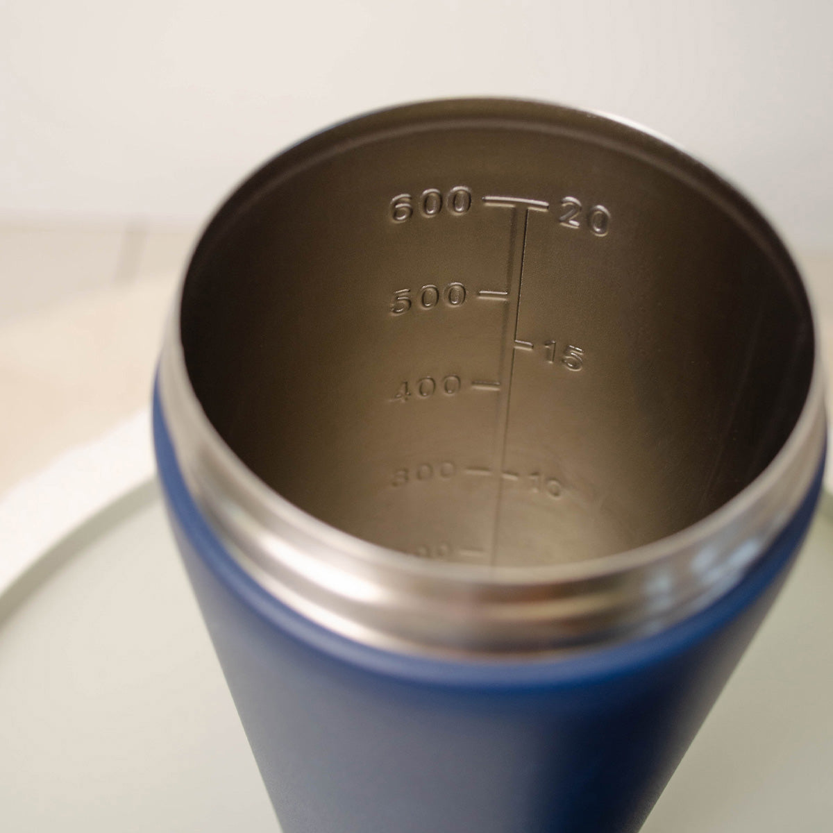 Pelsters Edelstahlshaker Blau Skala